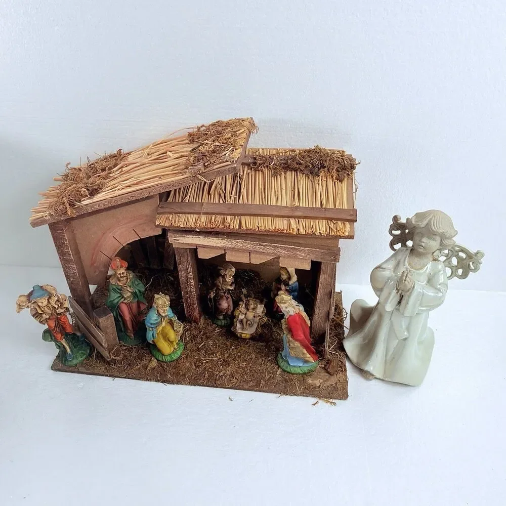 Vintage SEARS Nativity Set 7 Hand Painted Figures & Wood Stable Christmas Decor